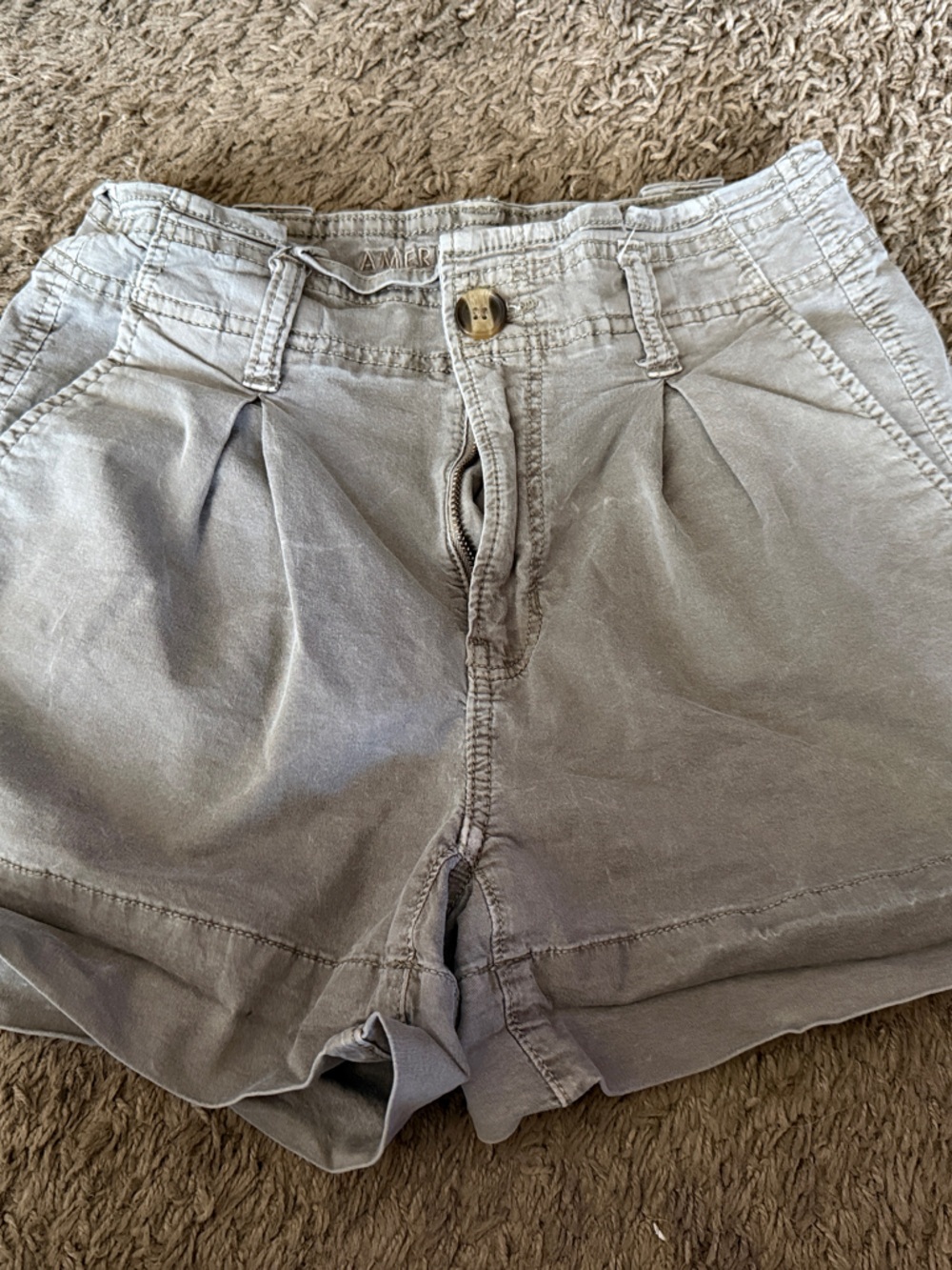 American Age Women's Light Gray Pleated Cotton Shorts